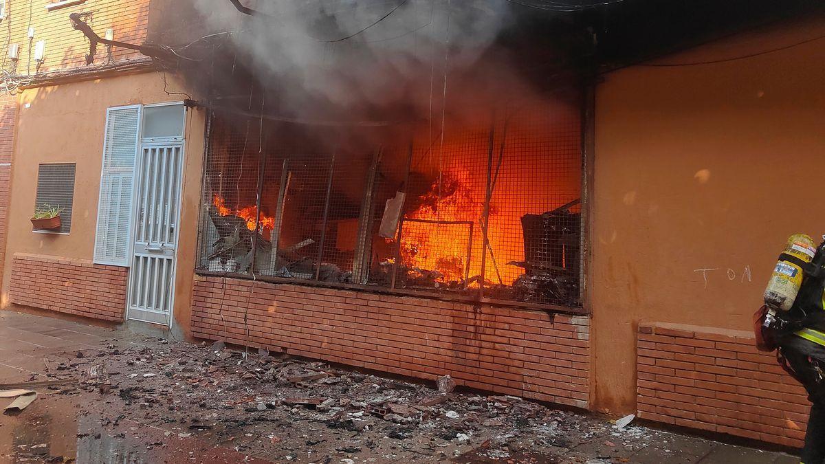 Heridas 52 personas en el incendio de un local en Barcelona