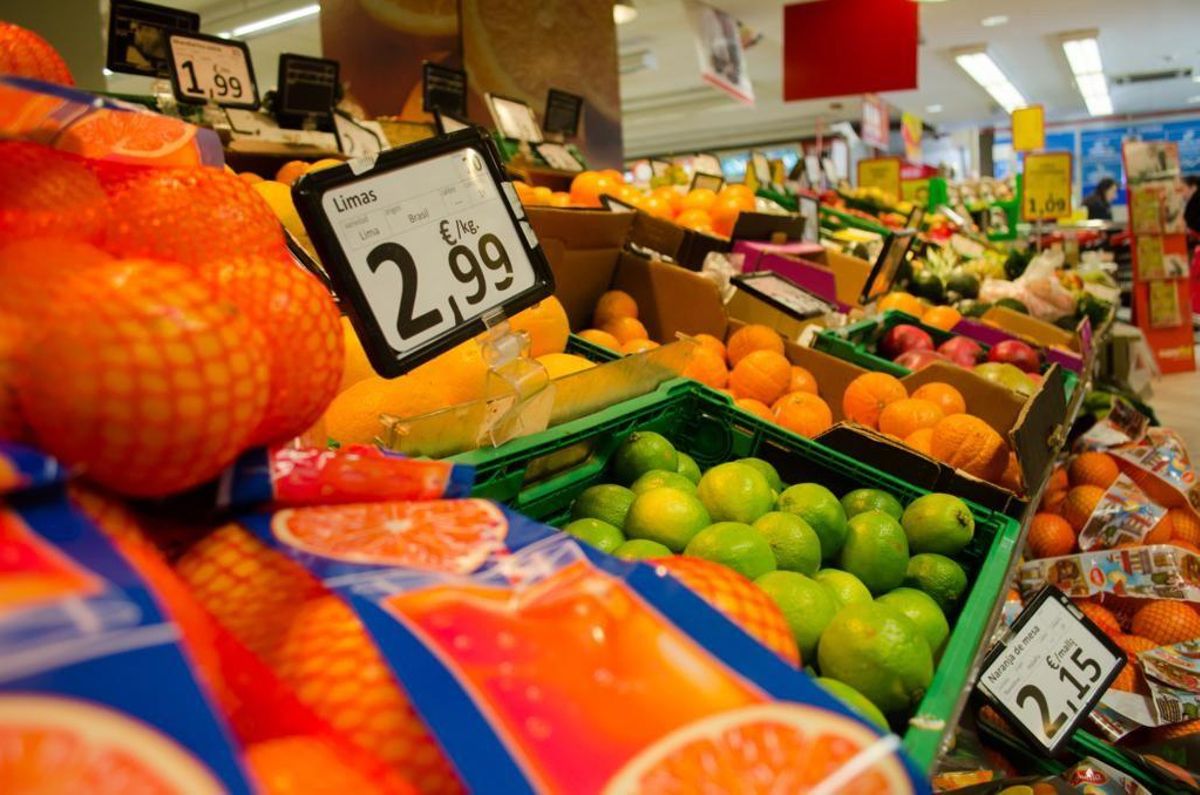 La inflación en cinco claves: subida récord de los alimentos y primera bajada de la luz La inflación en cinco claves: subida récord de los alimentos y primera bajada de la luz