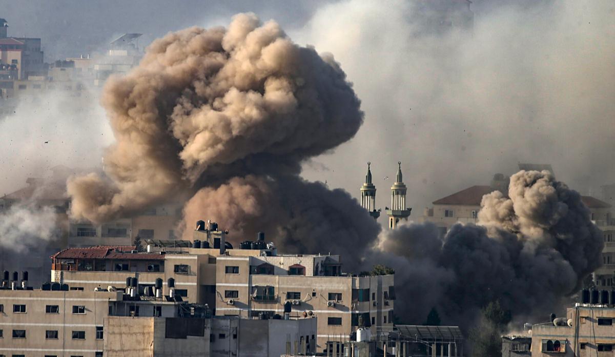Última hora de la Guerra entre Israel y Hamás en Gaza, en directo: Aumentan a más de 10.000 los muertos en la Franja de Gaza por los ataques israelíes | El Periódico