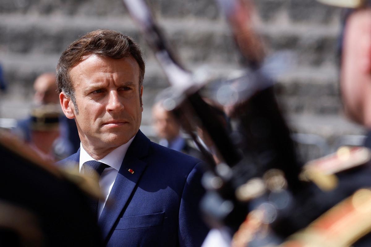 Emmanuel Macron teme perder la mayoría absoluta.