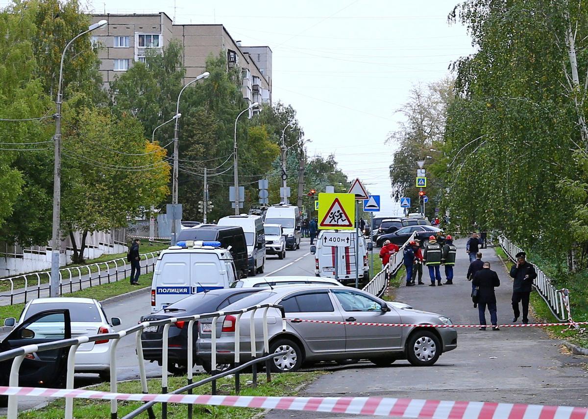 Ascienden a 17 los muertos por un tiroteo en un colegio de Rusia, 11 de ellos niños
