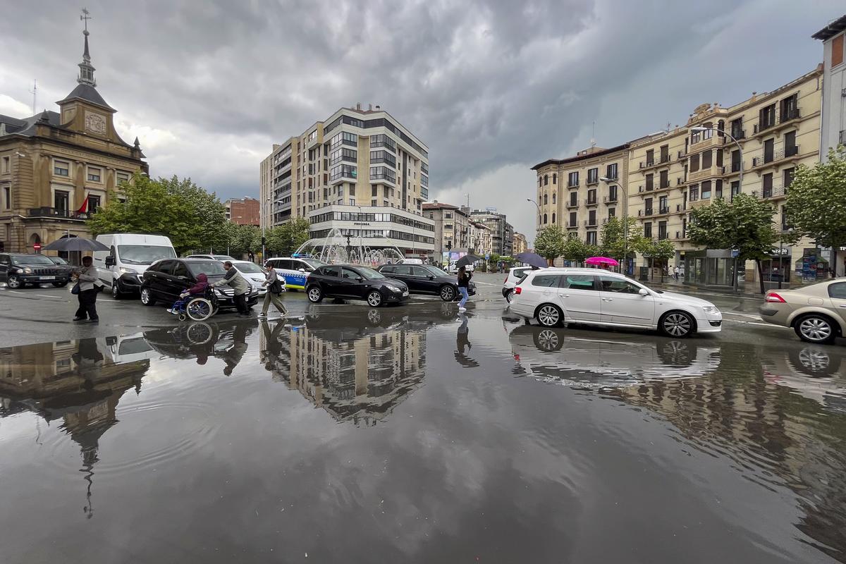 Una imagen de la lluvia en Pamplona. PIM