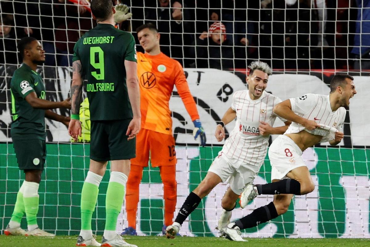 El Sevilla puede con el Wolfsburgo y sigue con vida en la Champions