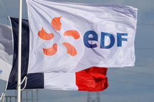 Una bandera con el logo de EDF.