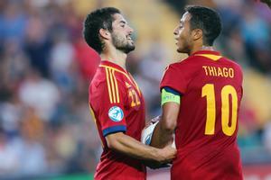 Isco y Thiago, en un partido con España.