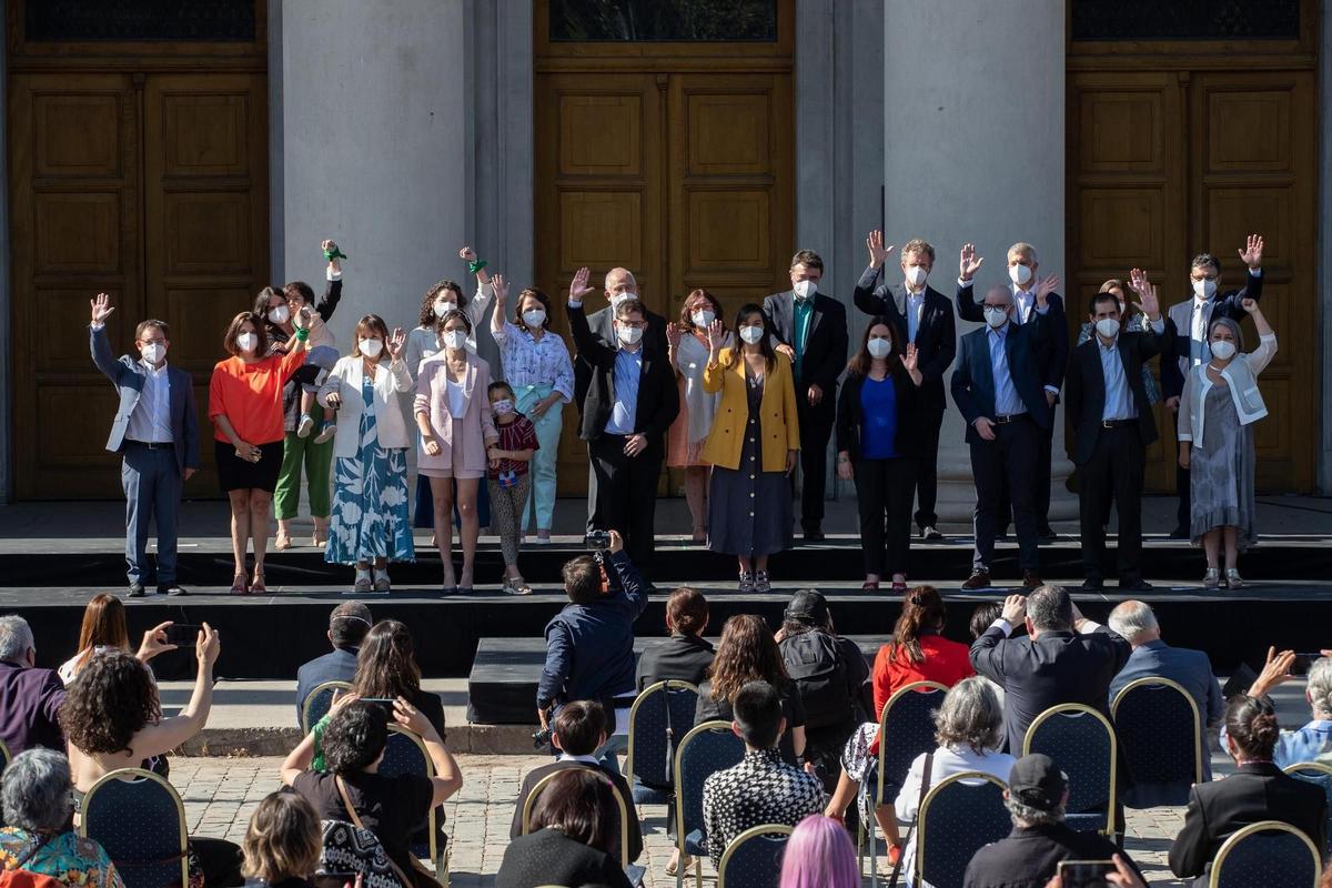 El izquierdista Boric nombra un gobierno moderado para Chile y con mayoría de mujeres