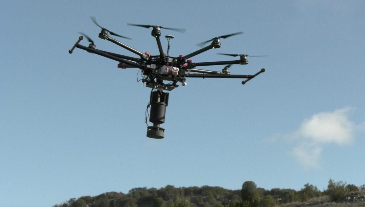 Dron. Dron.