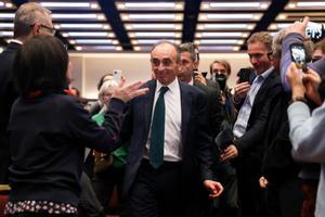 El ultra Éric Zemmour lanza su candidatura a las presidenciales francesas