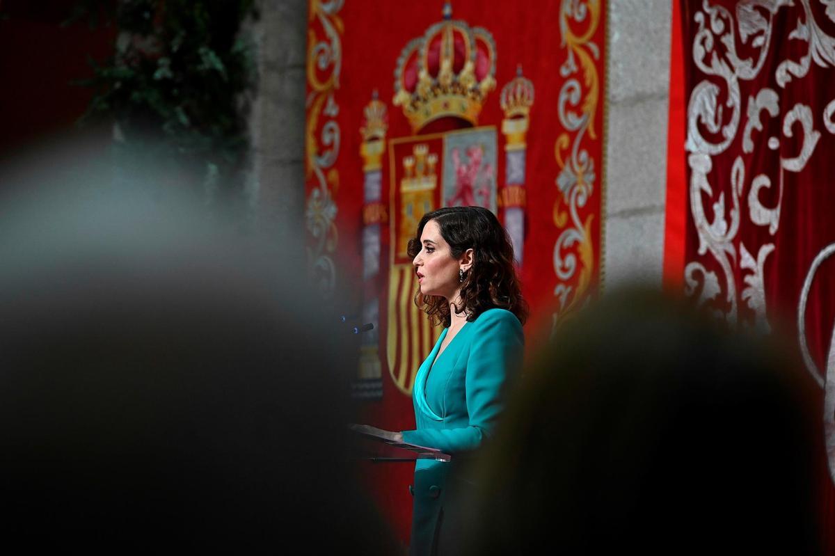 La presidenta de la Comunidad de Madrid, Isabel Diaz Ayuso, interviene en el acto celebrado con motivo del Día de la Constitución, este viernes en la Casa de Correos, en Madrid.