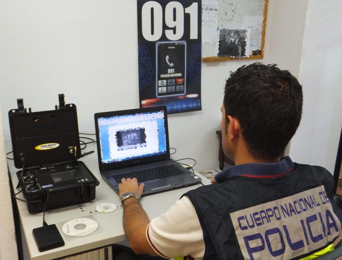Una operación contra la pornografía infantil en Galicia se salda con siete detenidos Una operación contra la pornografía infantil en Galicia se salda con siete detenidos