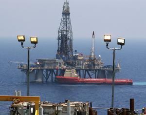  Una petrolera en las aguas del Golfo de México / John Riley