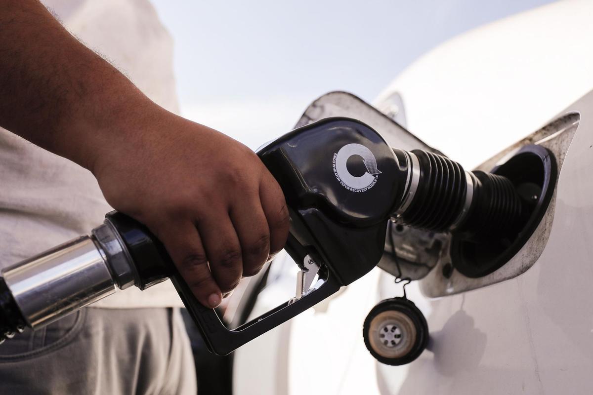 Francia aumenta la bonificación de los combustibles hasta 50 cts. durante dos meses