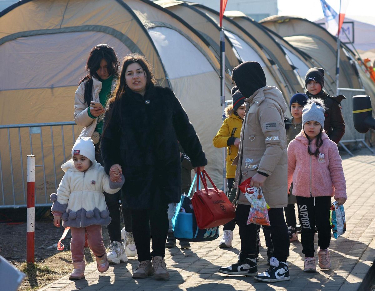 Refugiados ucranianos en Medyka (Polonia) cruzando la frontera. Refugiados ucranianos en Medyka (Polonia) cruzando la frontera.