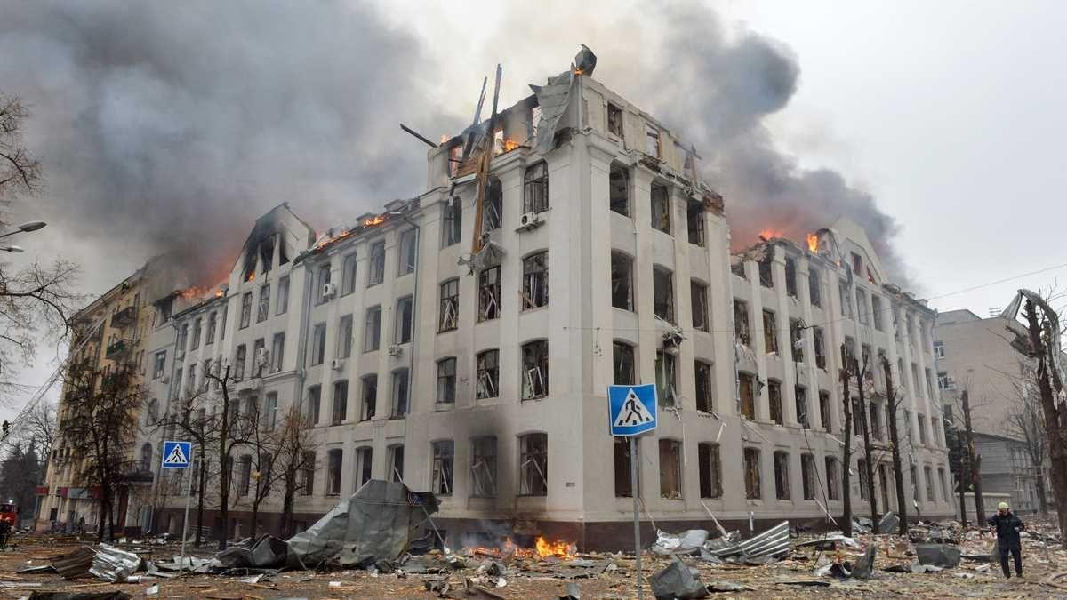 Central nuclear de Chernóbil. En vídeo, brutal ataque aéreo a un hospital en la ciudad de Mariúpol durante un alto el fuego. Foto: Sergei Ilnitsky. Vídeo: Atlas.