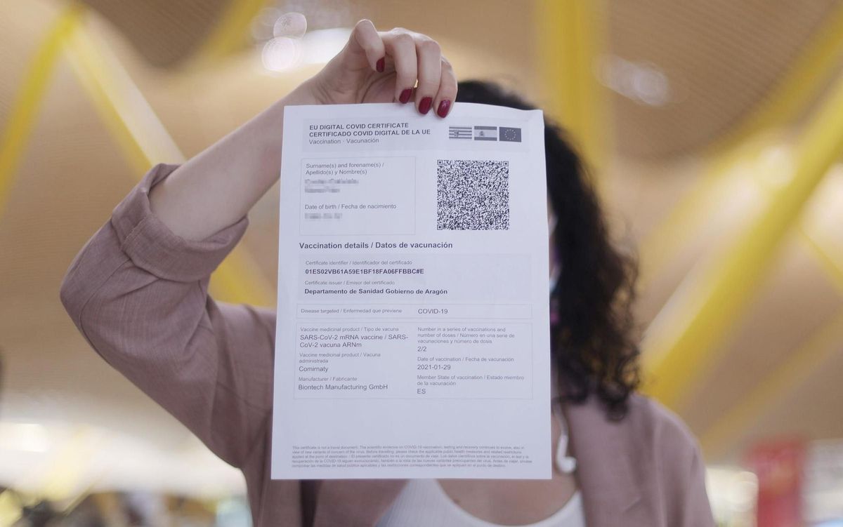 Bruselas propone limitar a nueve meses la validez del certificado de vacunación Bruselas propone limitar a nueve meses la validez del certificado de vacunación