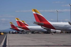 La dueña de Iberia y Vueling sale de números rojos y gana 431 M antes de absorber Air Europa
