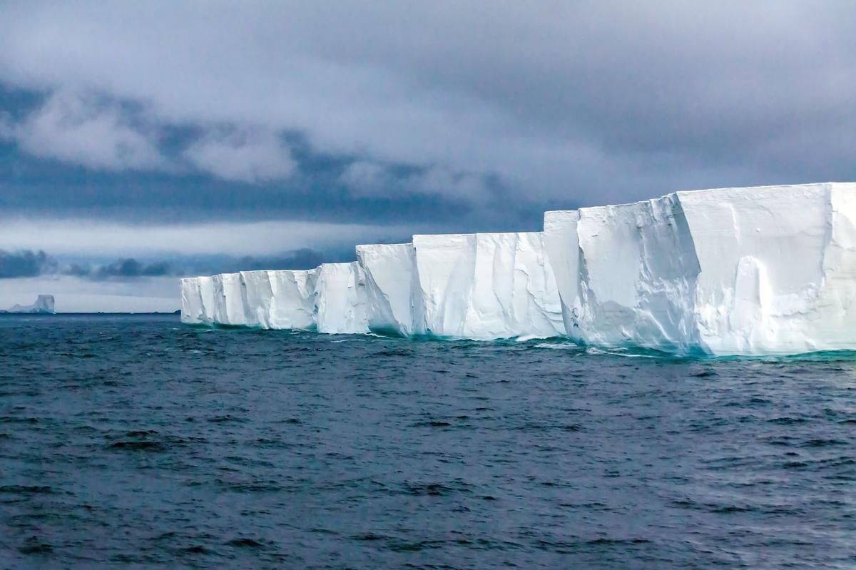 Una enorme masa de agua duerme bajo la Antártida