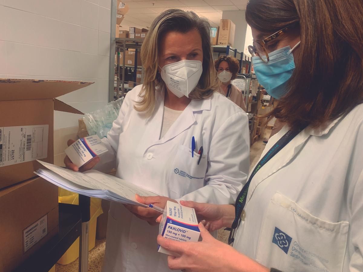 Llegada de las primeras cajas del medicamento de Pfizer a Galicia. Llegada de las primeras cajas del medicamento de Pfizer a Galicia.