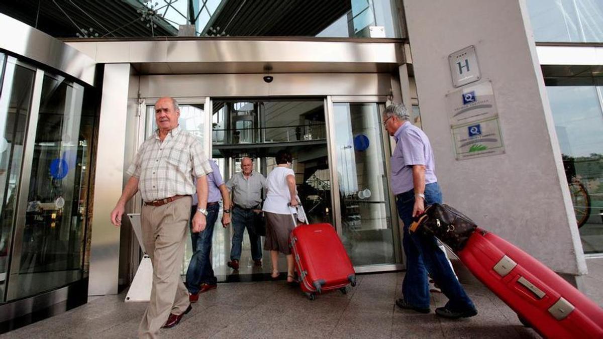 Los hoteleros valencianos prepararan planes de contingencia ante el retraso en el Imserso.