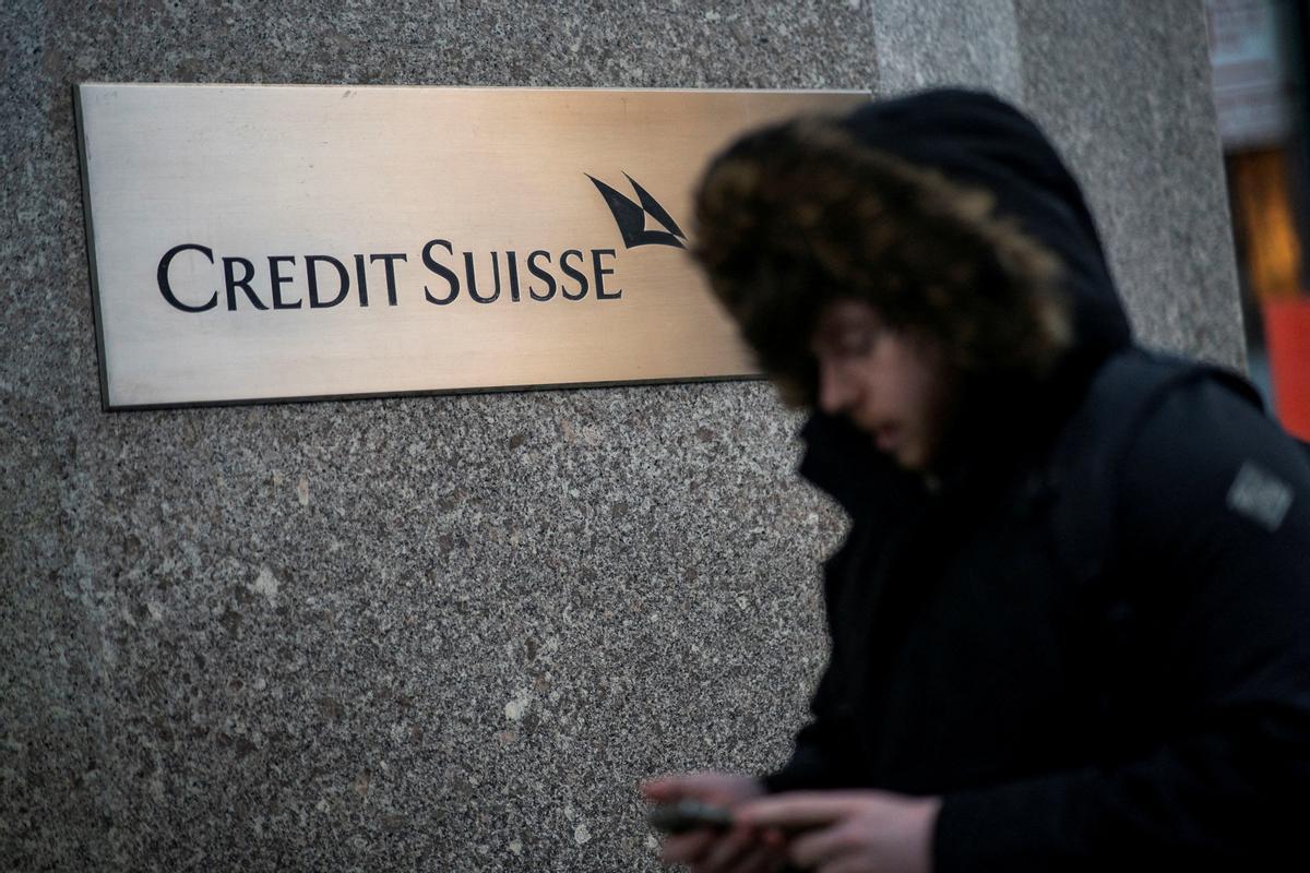 ¿Por qué se ha hundido en bolsa Credit Suisse y qué puede pasar con el banco?