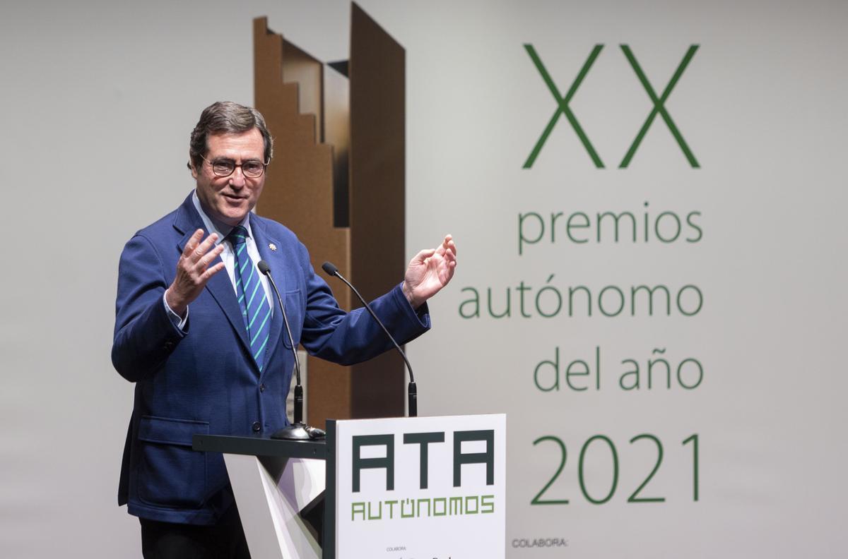 El presidente de CEOE, Antonio Garamendi, durante la entrega de los premios Autónomo del Año de la organización ATA El presidente de CEOE, Antonio Garamendi, durante la entrega de los premios Autónomo del Año de la organización ATA