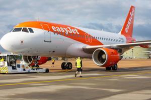 Los tripulantes de cabina de EasyJet en España convocan nueve días de huelga en julio