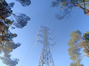 Torre de la red de transporte de electricidad. 