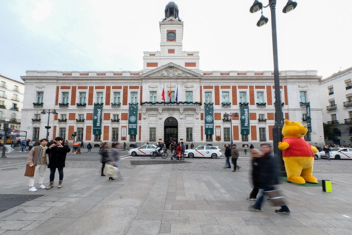 El Ayuntamiento estudia recuperar toldos en las partes más soleadas de Puerta del Sol