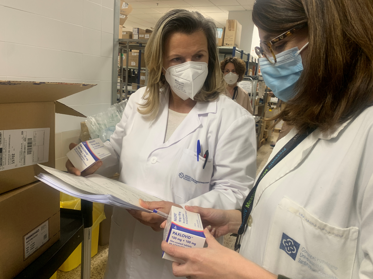 Recepción de las primeras cajas del fármaco Paxlovid en Galicia.