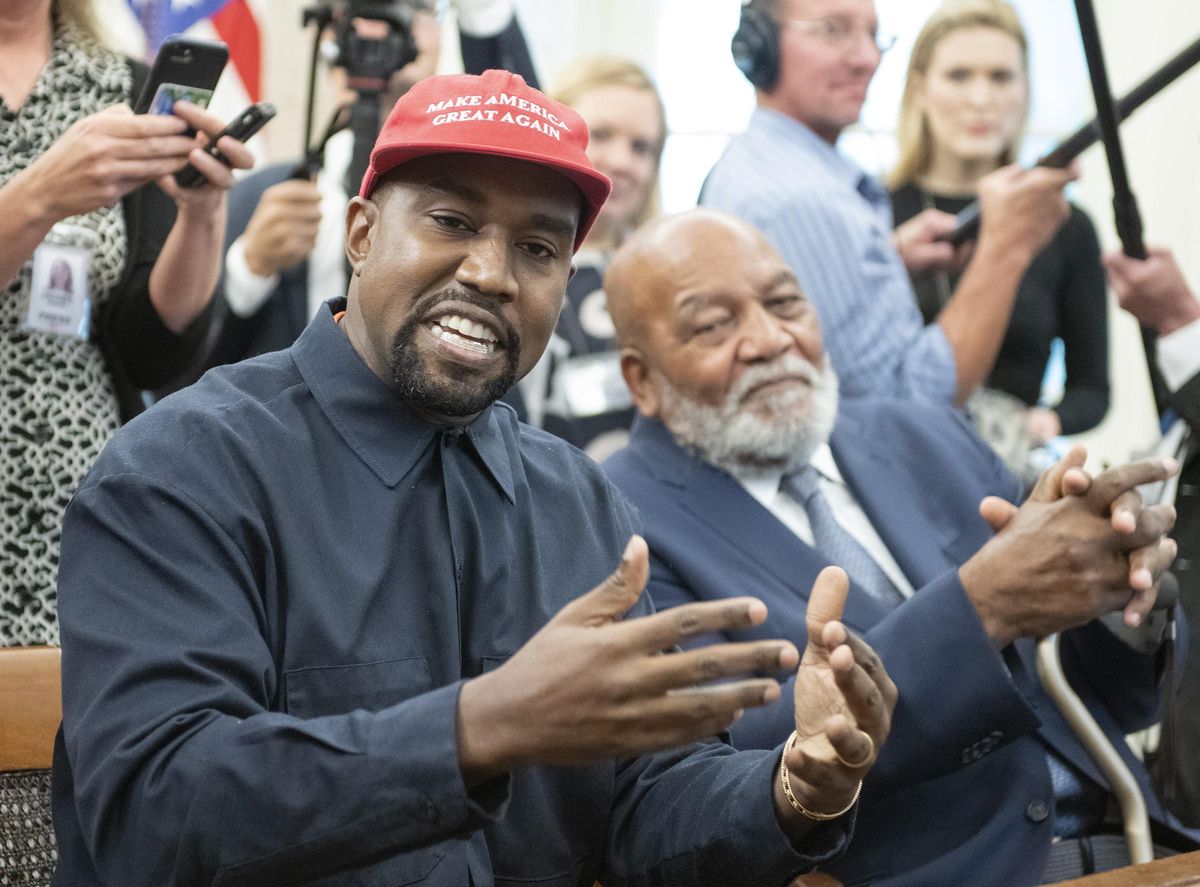 Kanye West afirma durante un programa de televisión que le gusta Hitler Kanye West afirma durante un programa de televisión que le gusta Hitler