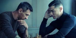 Lionel Messi y Cristiano Ronaldo en una fotografía promocional para Louis Vuitton