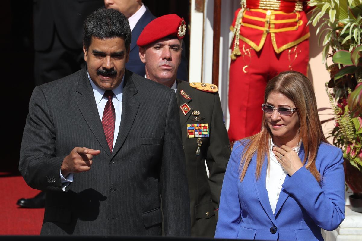 El presidente venezolano, Nicolás Maduro (i), y la primera dama, Cilia Flores (d), en una fotografía de archivo. EFE/Miguel Gutiérrez