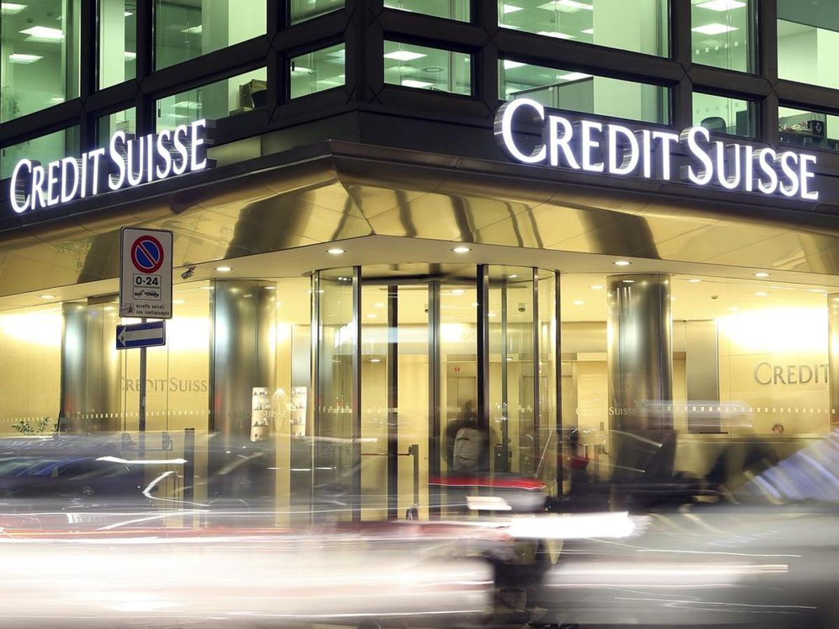 UBS ofrece mil millones de dólares por Credit Suisse