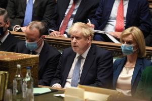 El exasesor de Johnson desmonta su versión sobre la fiesta de Downing Street: "Mintió al Parlamento"