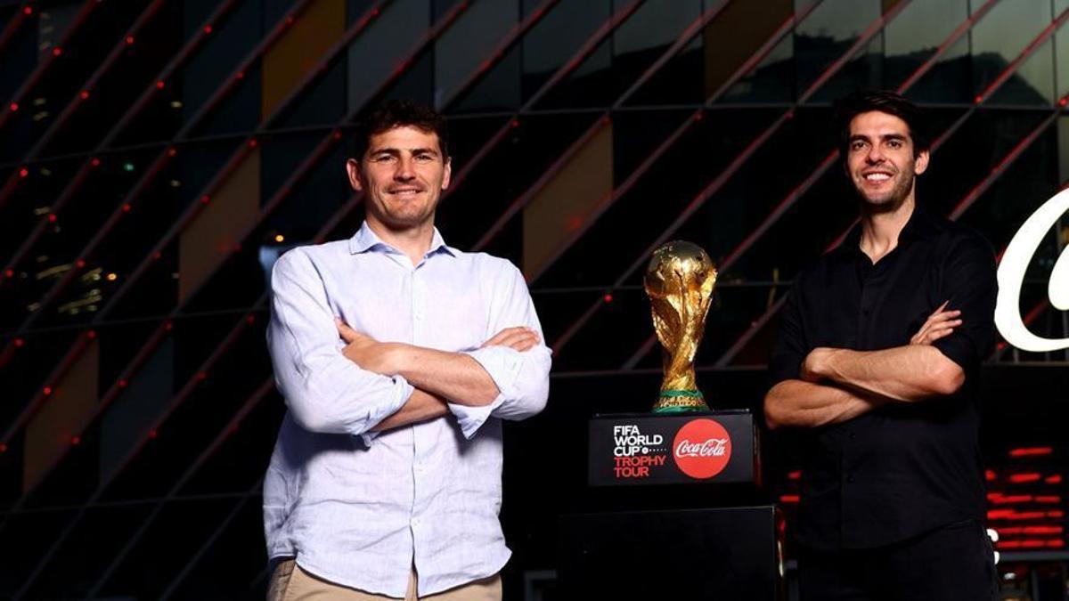 Casillas y Kaká presentan en Dubái la gira de la Copa Mundial