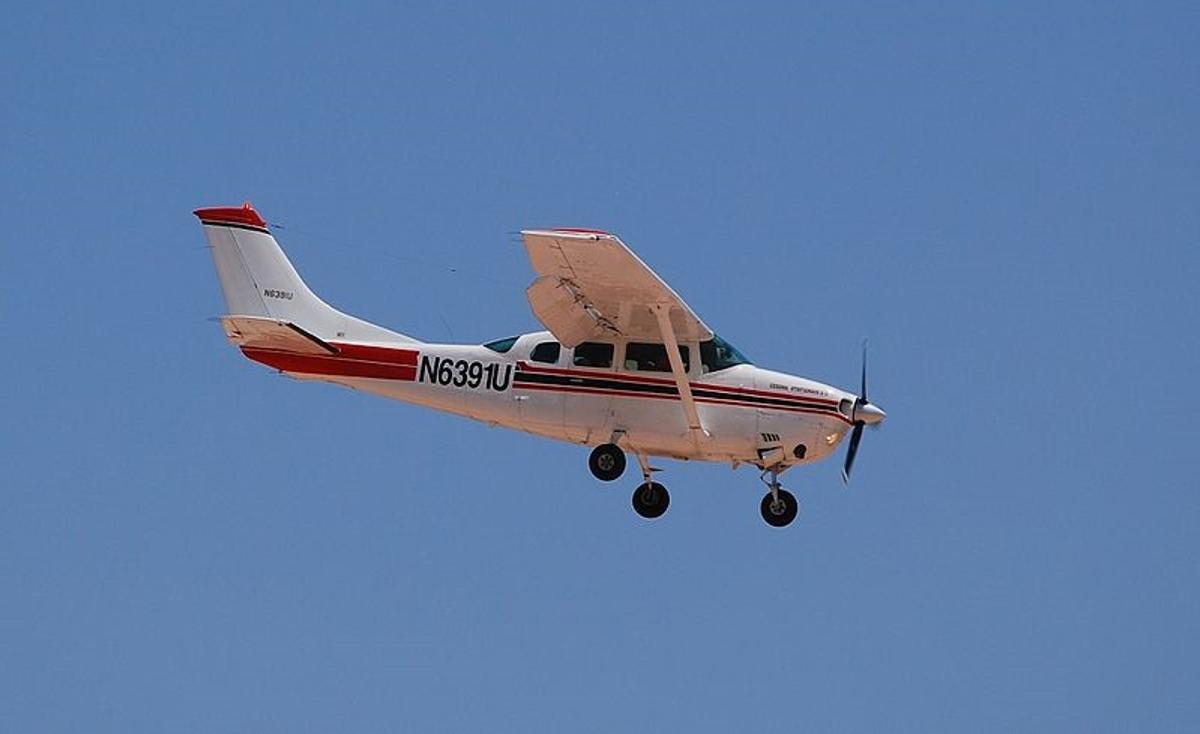 Cessna 206, el modelo de avioneta estrellado.