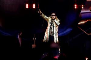 El reggaetonero puertorriqueño Daddy Yankee ofrece un concierto en el Coliseo de San Juan (Puerto Rico). 