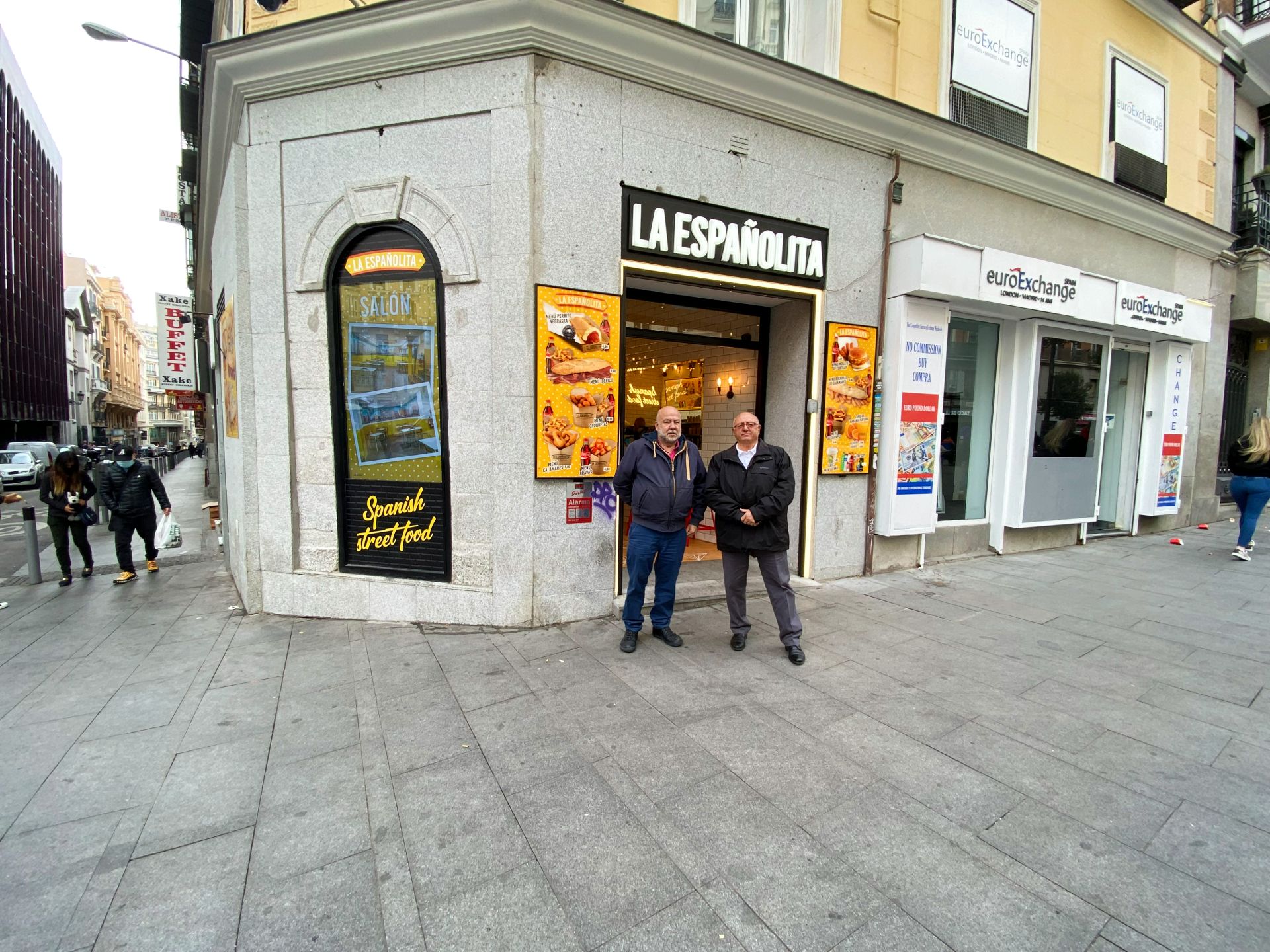 Nebraska ft. La Españolita vuelve a Gran Vía el perrito caliente más