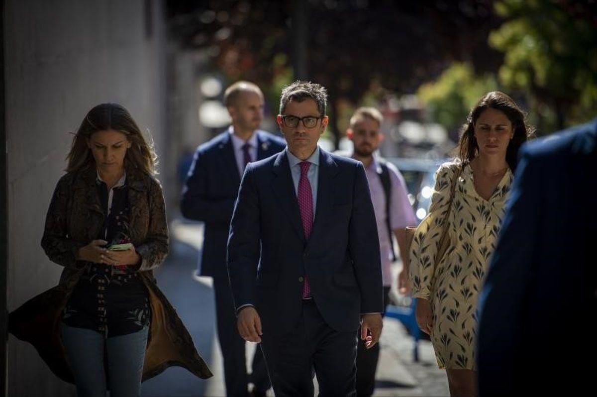 El Gobierno justifica su reforma para renovar el TC porque el PP se negaba a negociar El Gobierno justifica su reforma para renovar el TC porque el PP se negaba a negociar