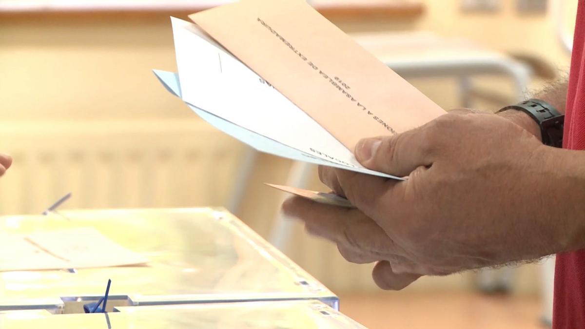 Papeletas electorales para las elecciones del 28M.
