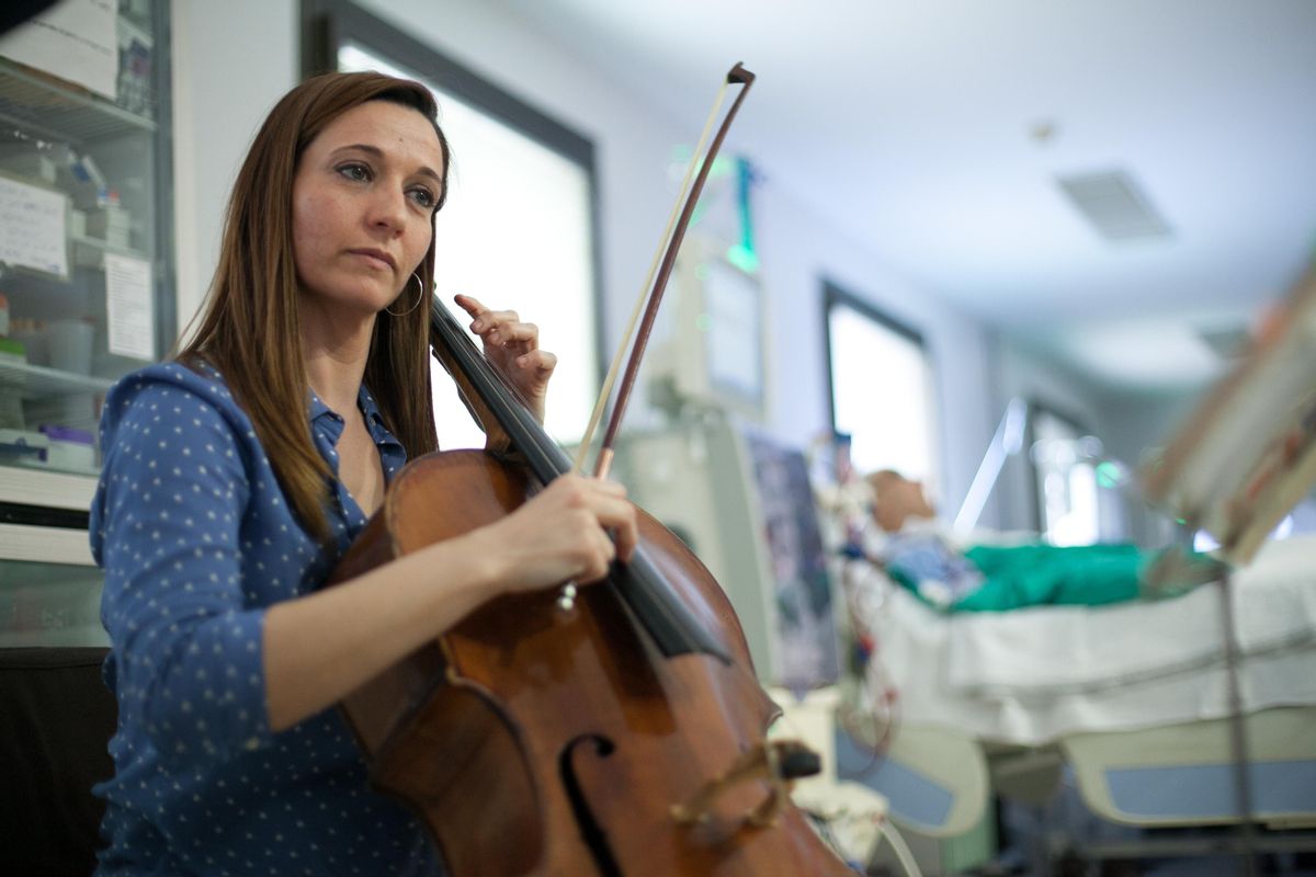 Microconcierto en una sala de Hemodiálisis de un hospital. Microconcierto en una sala de Hemodiálisis de un hospital.