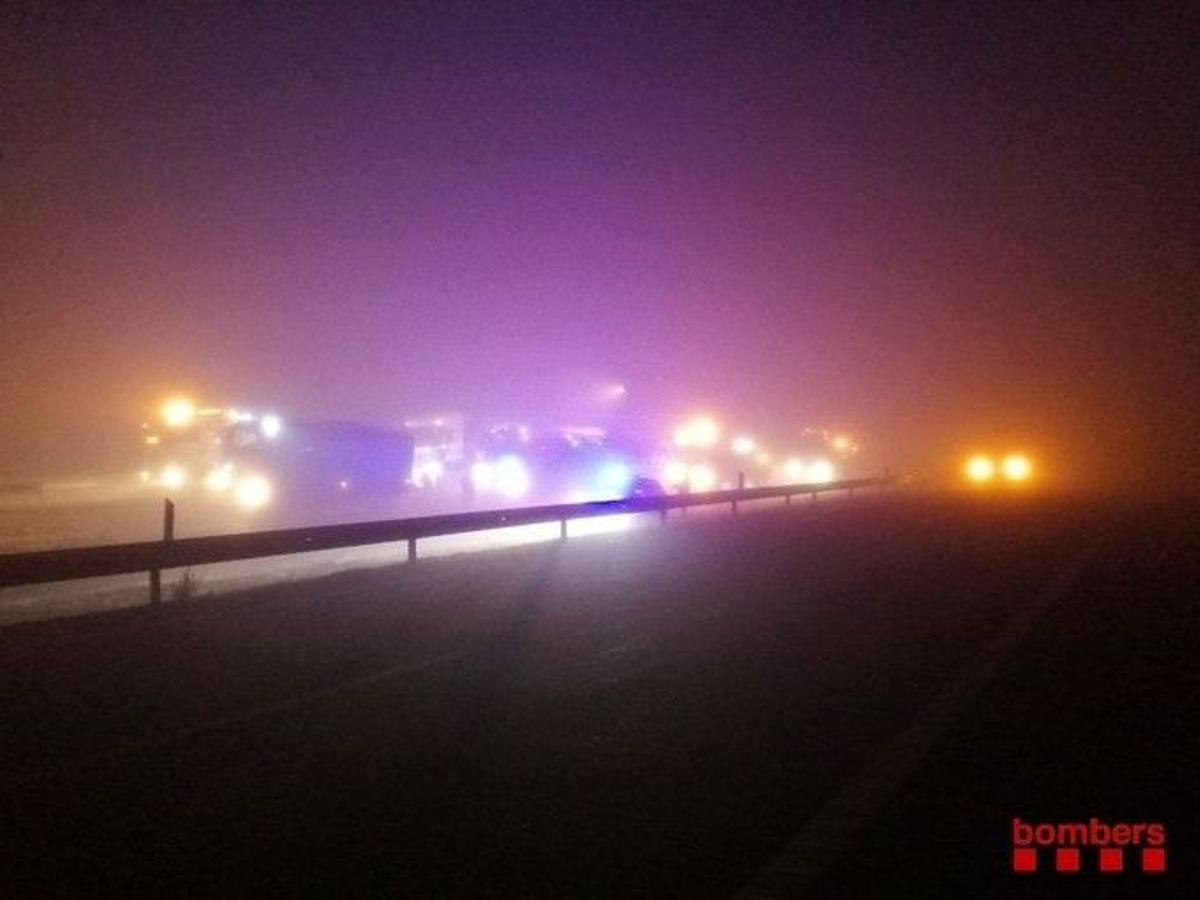 Tres muertos en un accidente de tráfico en Lleida con 20 vehículos implicados