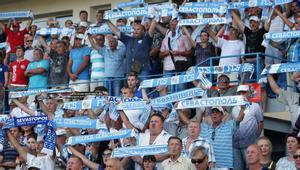Aficionados del Sevastopol durante un partido de la Liga de Crimea.