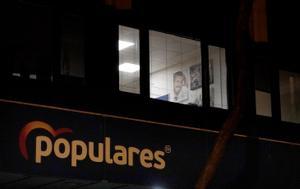 Un cuadro de Pablo Casado, en la sede nacional del PP.