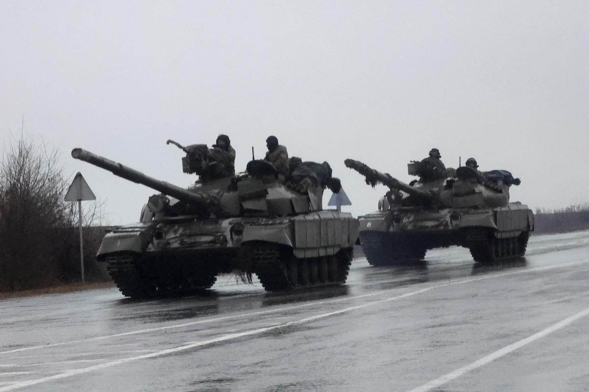 GUERRA UCRANIA-RUSIA: Putin lanza una operación militar contra el país por  tierra, mar y aire | El Periódico de España