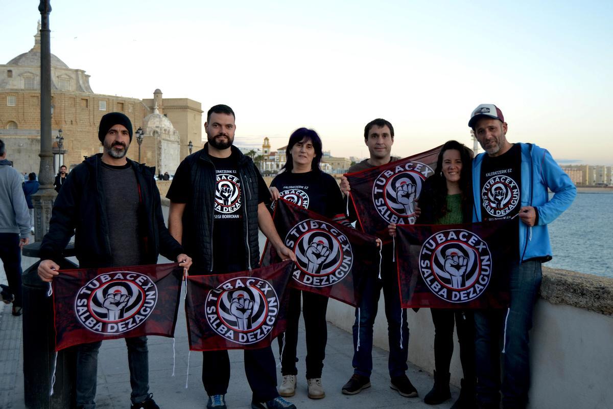 Mil kilómetros de lucha obrera: trabajadores de Amurrio viajan a Cádiz a apoyar las protestas Mil kilómetros de lucha obrera: trabajadores de Amurrio viajan a Cádiz a apoyar las protestas