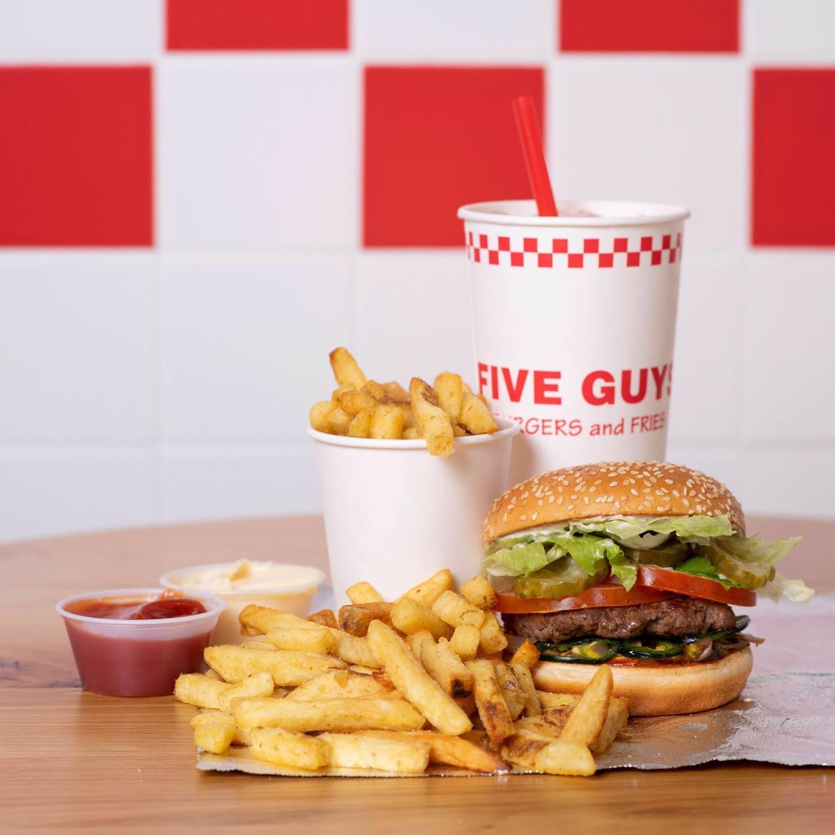 Five Guys cierra 2022 con 27 restaurantes tras la apertura de dos