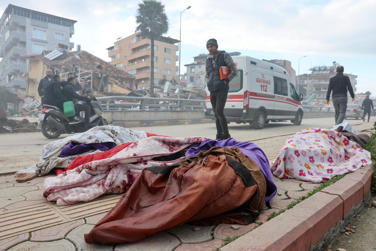 Dos fuertes terremotos en Turquía y Siria causan miles de muertos