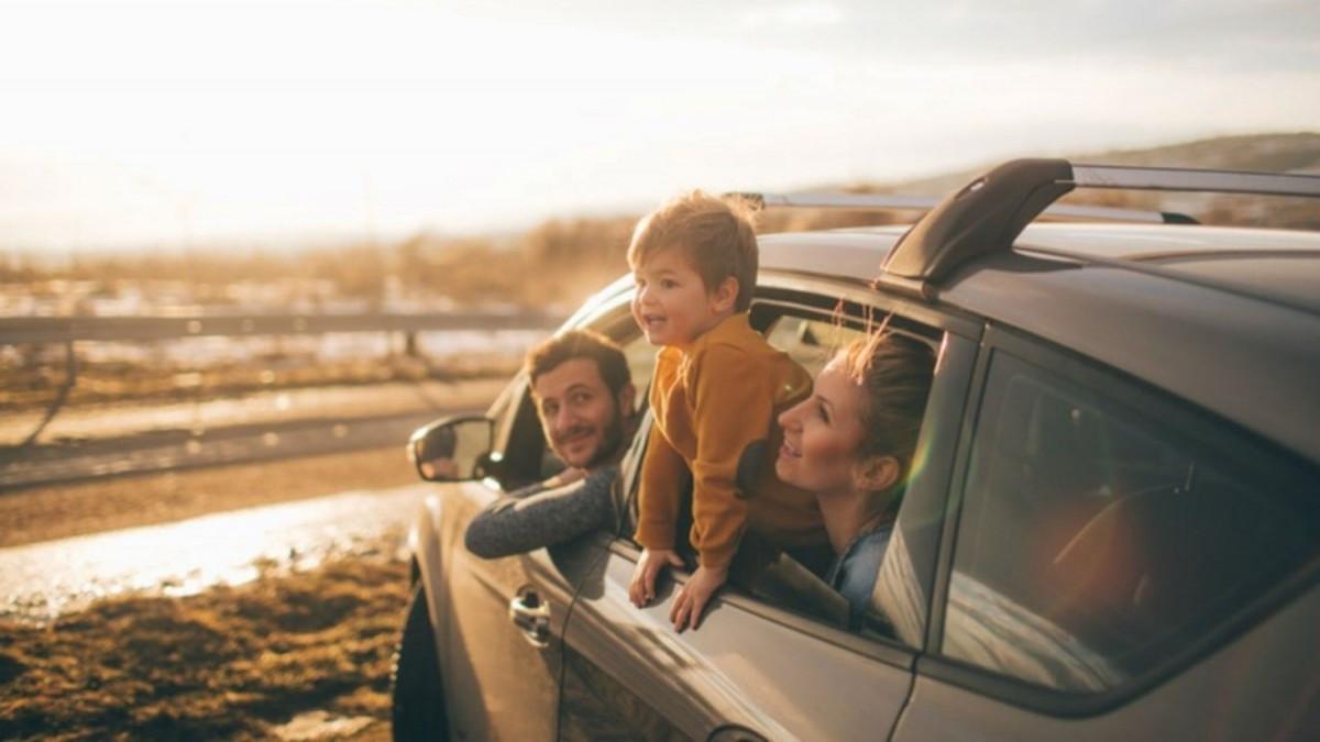 Aunque no te lo creas, el coche sigue siendo la opción más barata para viajar en familia