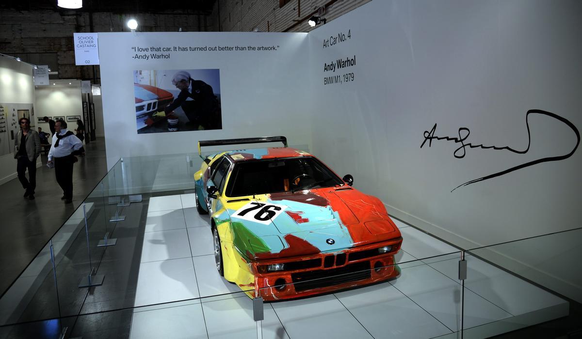 Foto de archivo de un coche customizado por el artista estadounidense Andy Warhol.  EFE/MICHAEL NELSON